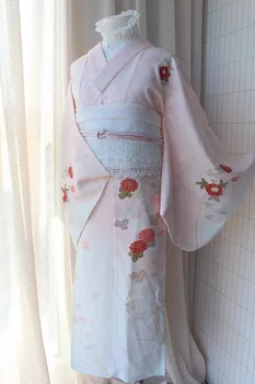 Винтажное платье Нежно-персиково-розового цвета Модифицированное кимоно из полиэстера с цифровой печатью В японском стиле